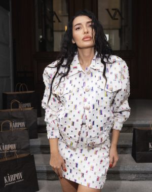 Деним визия от яке и пола KARPOV Premium Couture в бяло