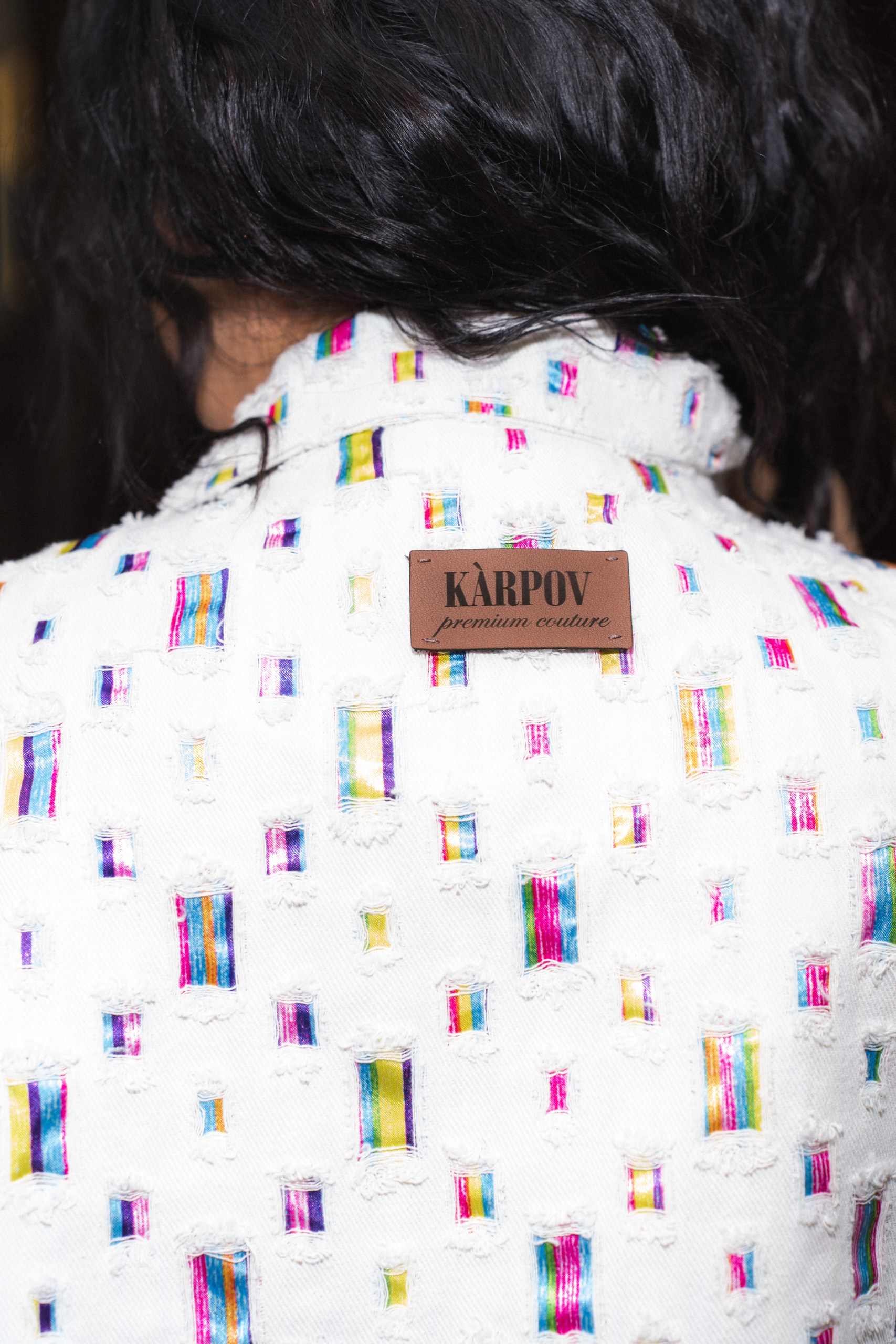 Дънков сет от яке и панталонки KARPOV Premium Couture в бяло - Image 10