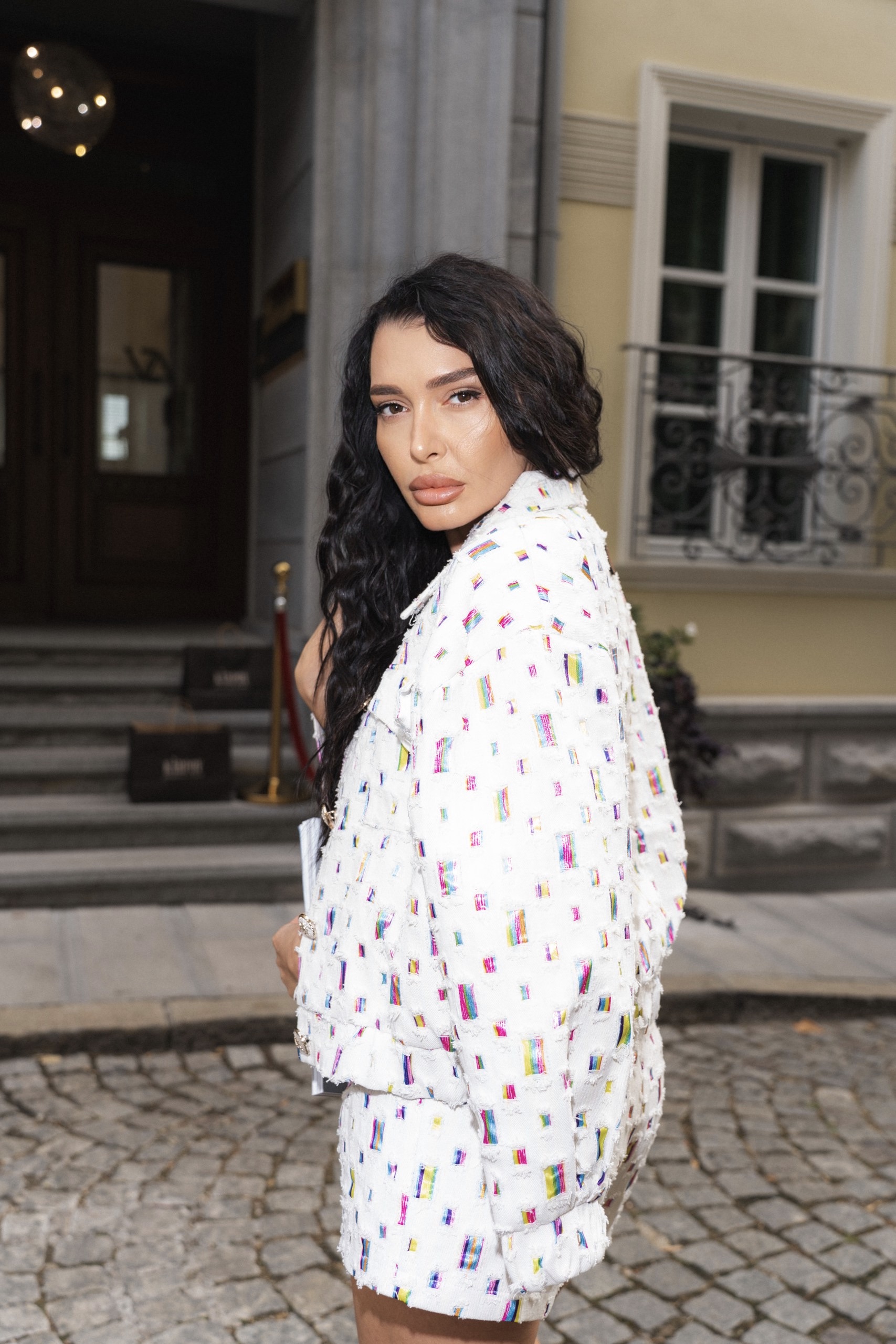 Дънков сет от яке и панталонки KARPOV Premium Couture в бяло - Image 7