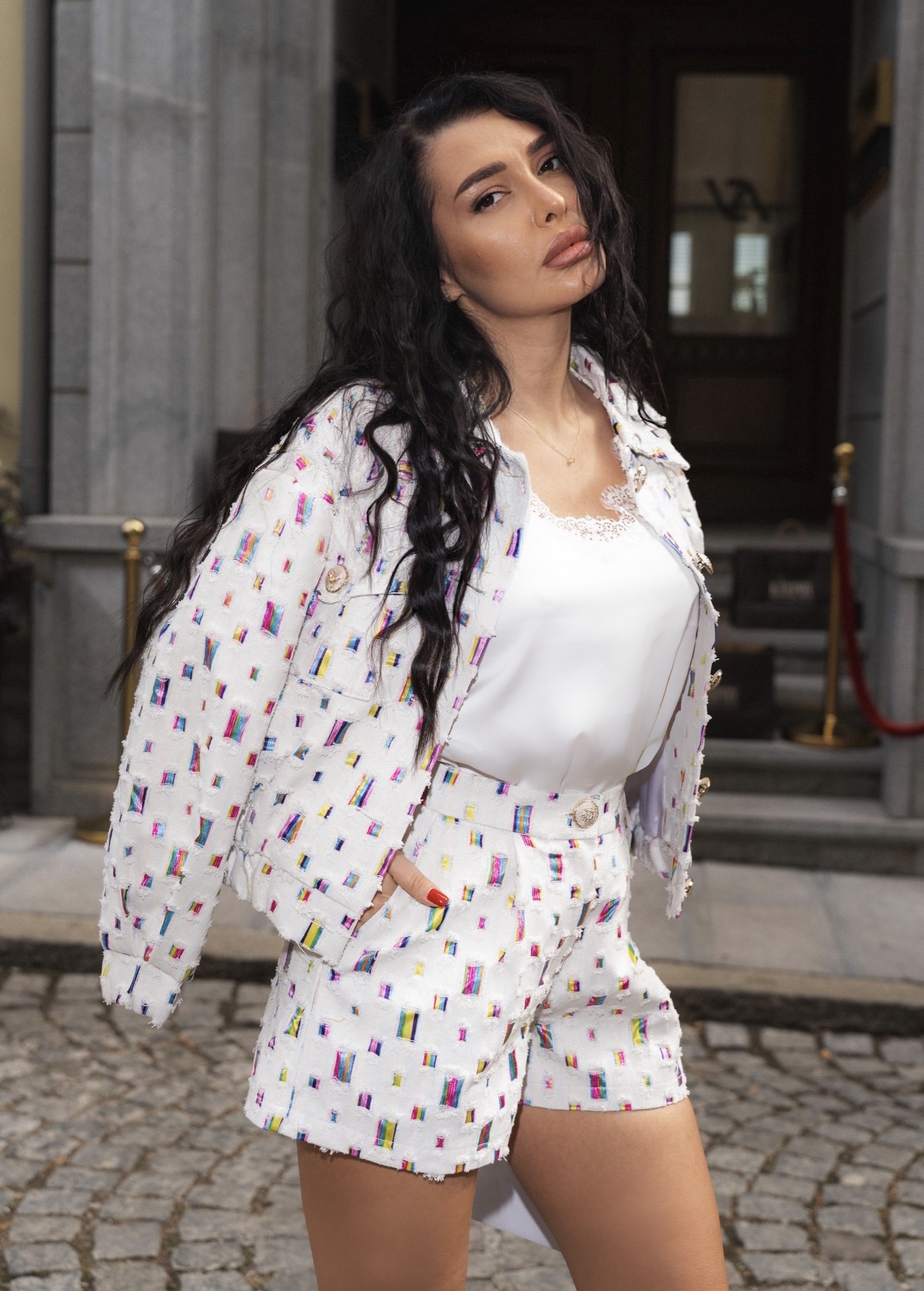 Дънков сет от яке и панталонки KARPOV Premium Couture в бяло - Image 4